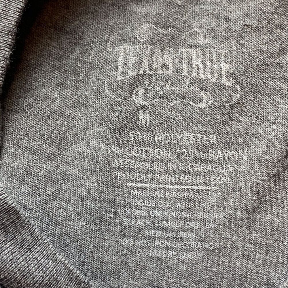 Texas True Threads Gray Graphic Front T-Shirt Size Medium - Picture 3 of 6